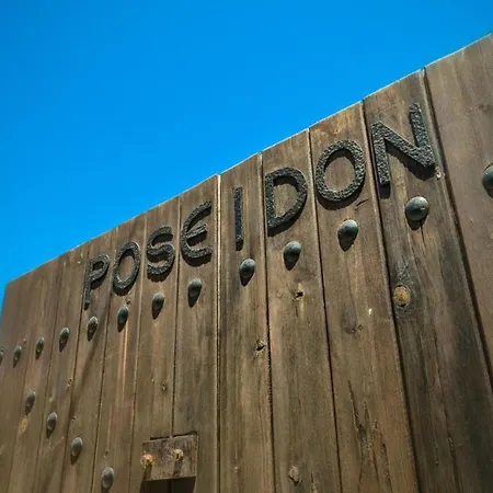 Poseidon Apartment *